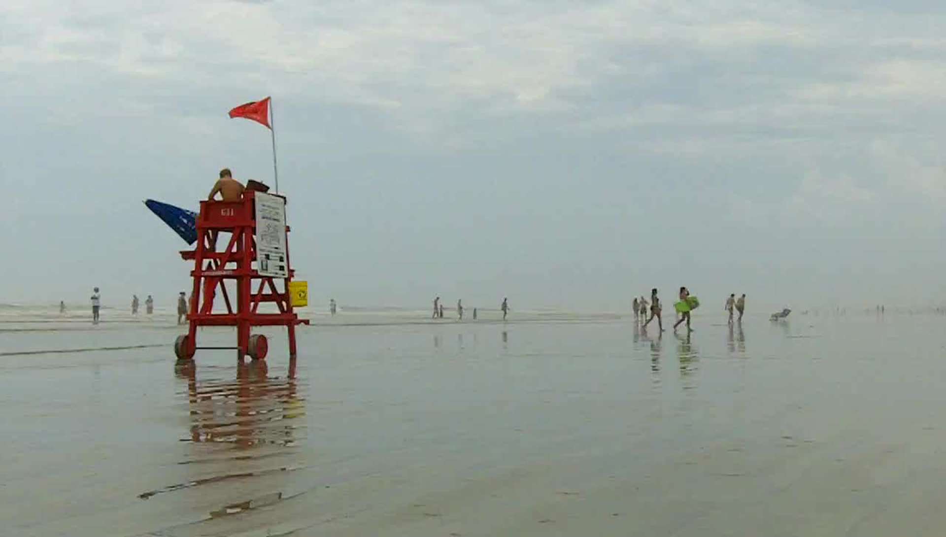 free-lifeguard-stand-at-beach-stock-video-footage-vidsplay